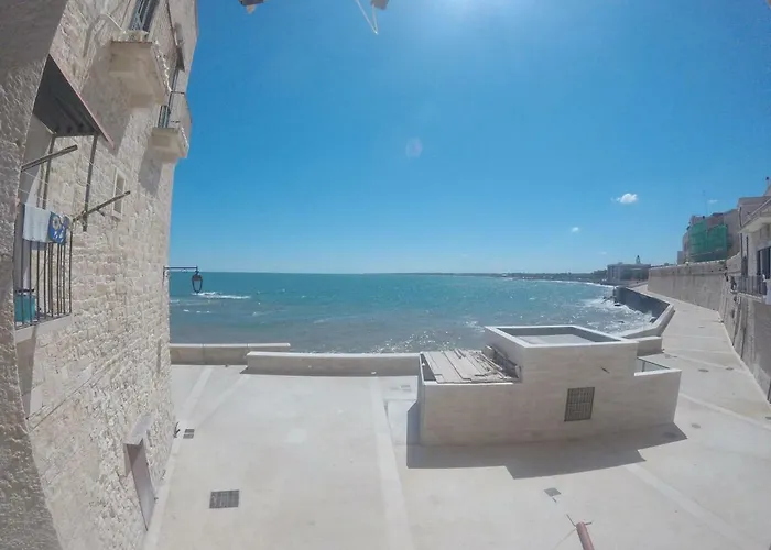 בית נופש La Finestra Sul Mare ג'ובינאצו